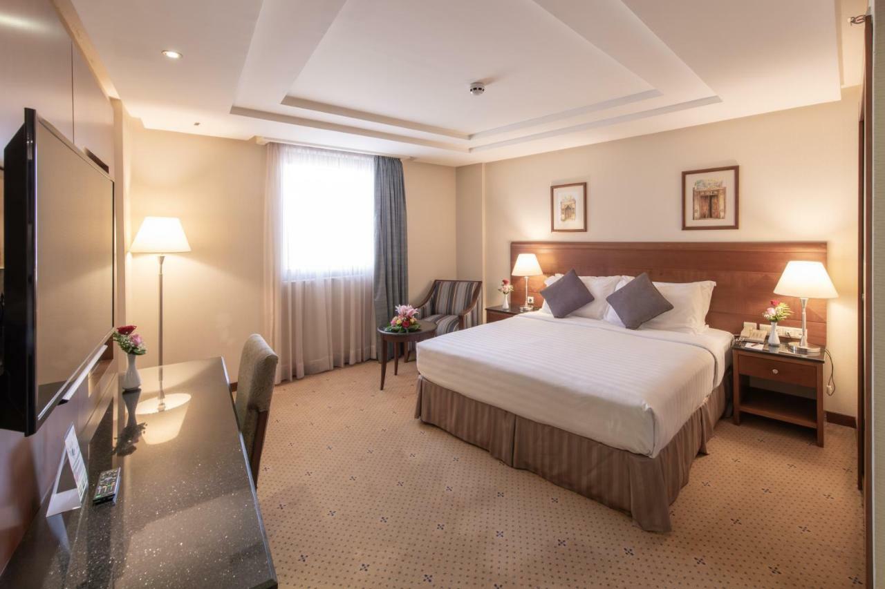 Crowne Plaza Palace By Ihg Hotel 4*